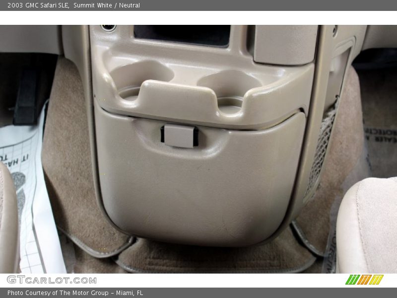 Summit White / Neutral 2003 GMC Safari SLE