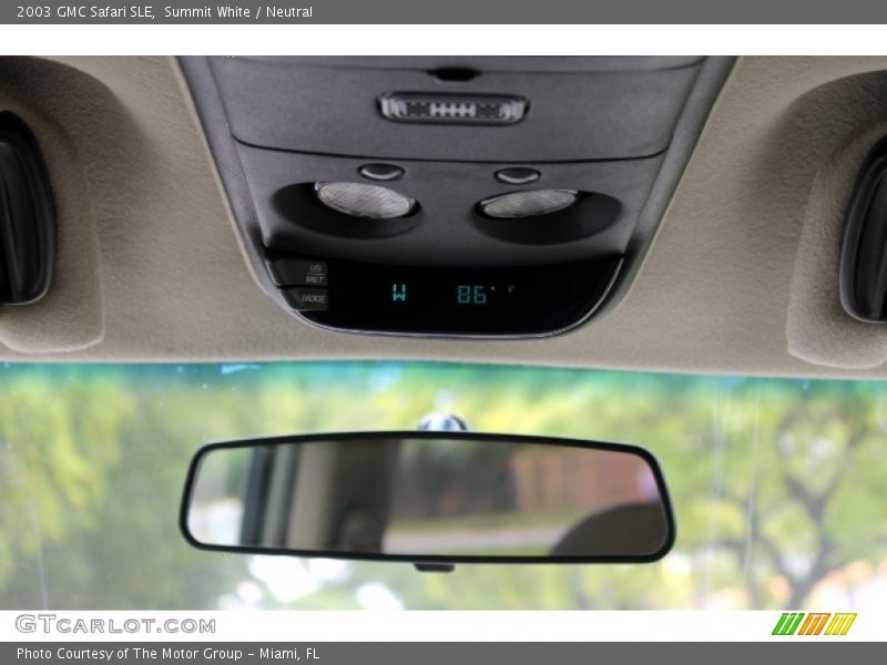 Summit White / Neutral 2003 GMC Safari SLE