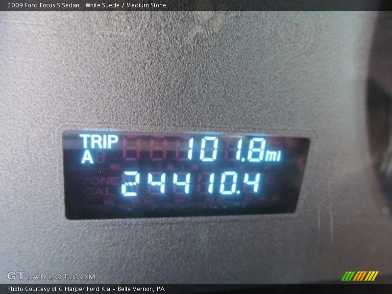 White Suede / Medium Stone 2009 Ford Focus S Sedan