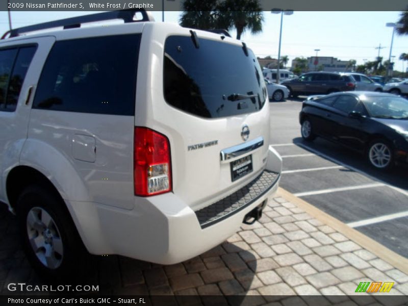 White Frost / Graphite 2009 Nissan Pathfinder S