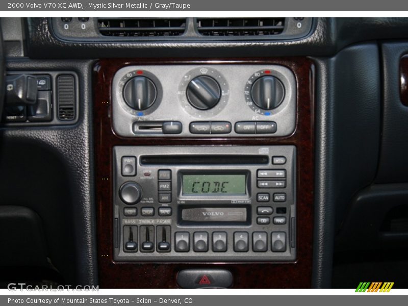 Mystic Silver Metallic / Gray/Taupe 2000 Volvo V70 XC AWD