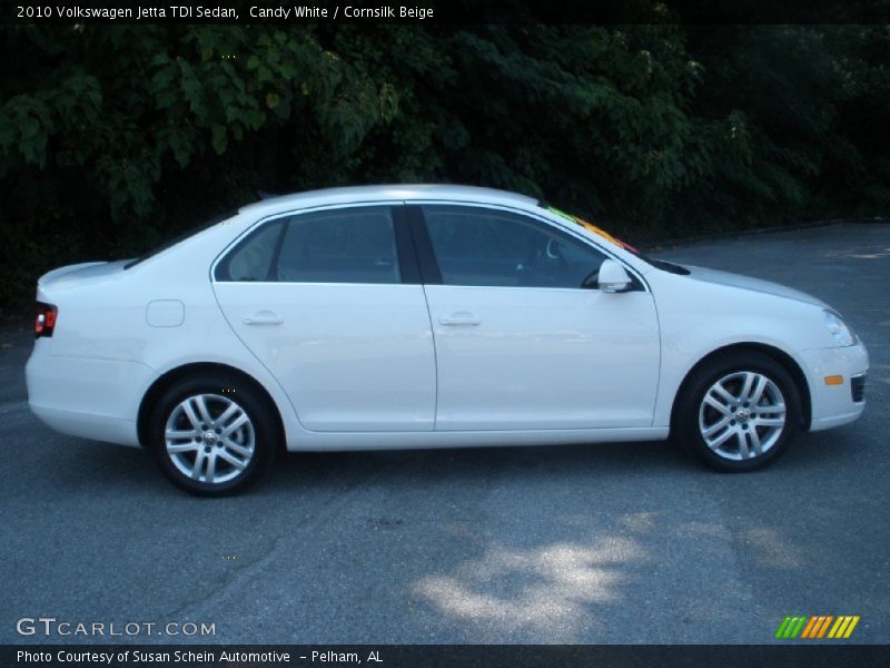 Candy White / Cornsilk Beige 2010 Volkswagen Jetta TDI Sedan