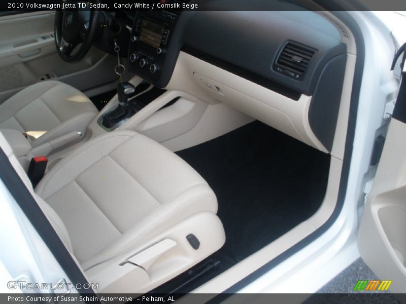 Candy White / Cornsilk Beige 2010 Volkswagen Jetta TDI Sedan