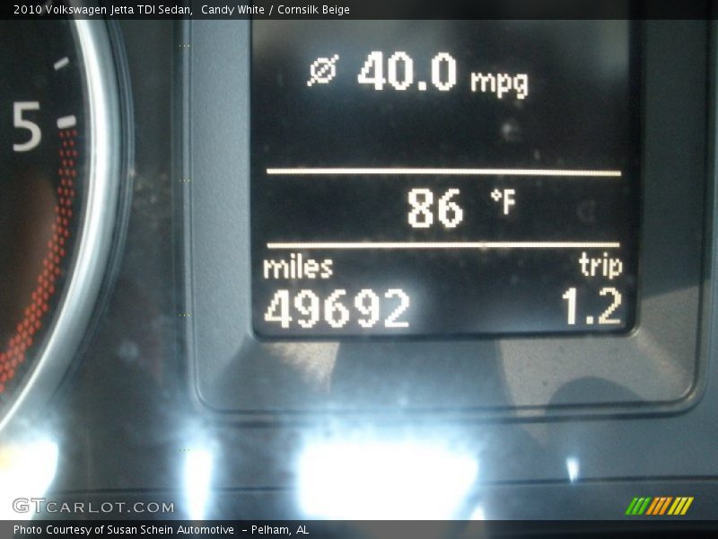 Candy White / Cornsilk Beige 2010 Volkswagen Jetta TDI Sedan