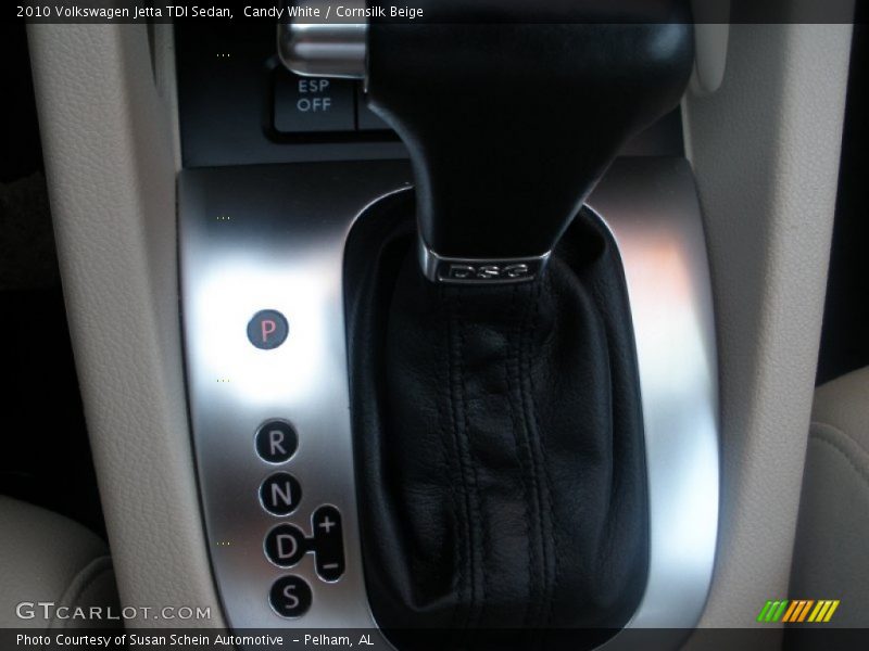Candy White / Cornsilk Beige 2010 Volkswagen Jetta TDI Sedan