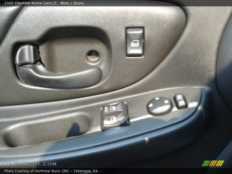 White / Ebony 2005 Chevrolet Monte Carlo LT