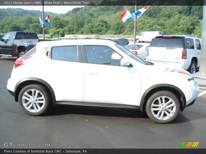 White Pearl / Black/Silver Trim 2011 Nissan Juke S AWD