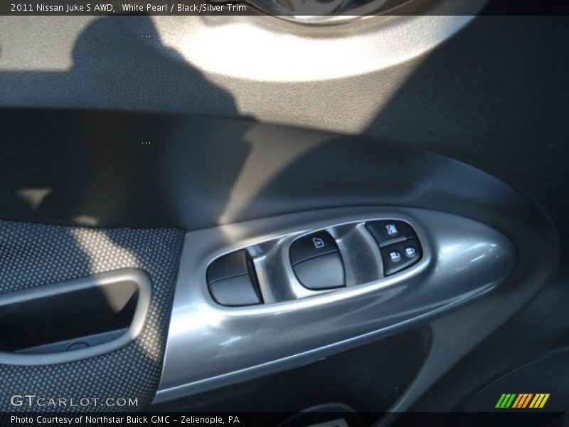 White Pearl / Black/Silver Trim 2011 Nissan Juke S AWD
