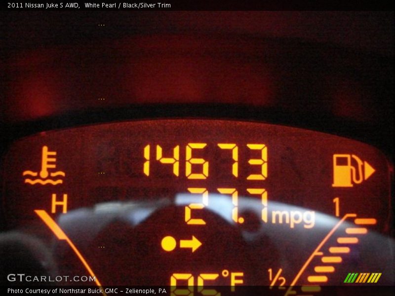 White Pearl / Black/Silver Trim 2011 Nissan Juke S AWD