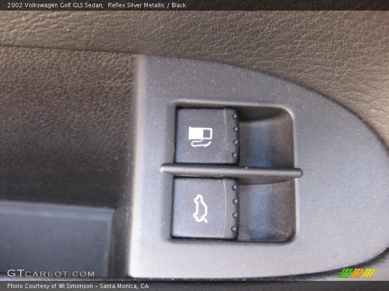 Reflex Silver Metallic / Black 2002 Volkswagen Golf GLS Sedan