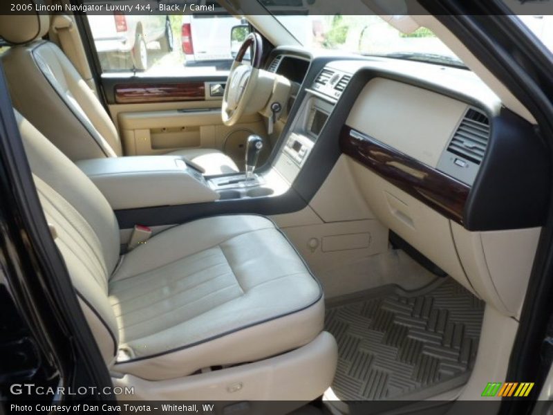 Black / Camel 2006 Lincoln Navigator Luxury 4x4