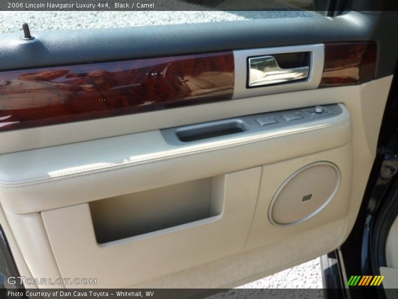 Black / Camel 2006 Lincoln Navigator Luxury 4x4