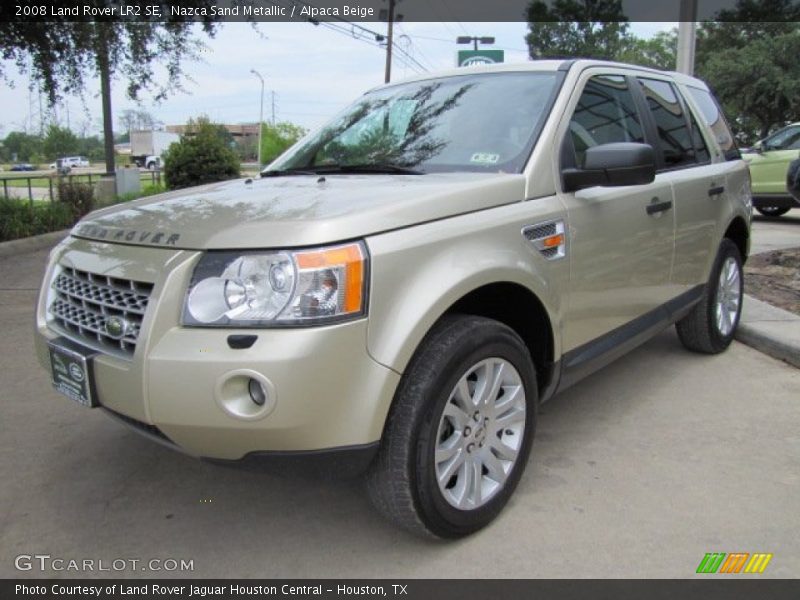 Front 3/4 View of 2008 LR2 SE