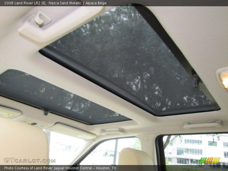 Sunroof of 2008 LR2 SE