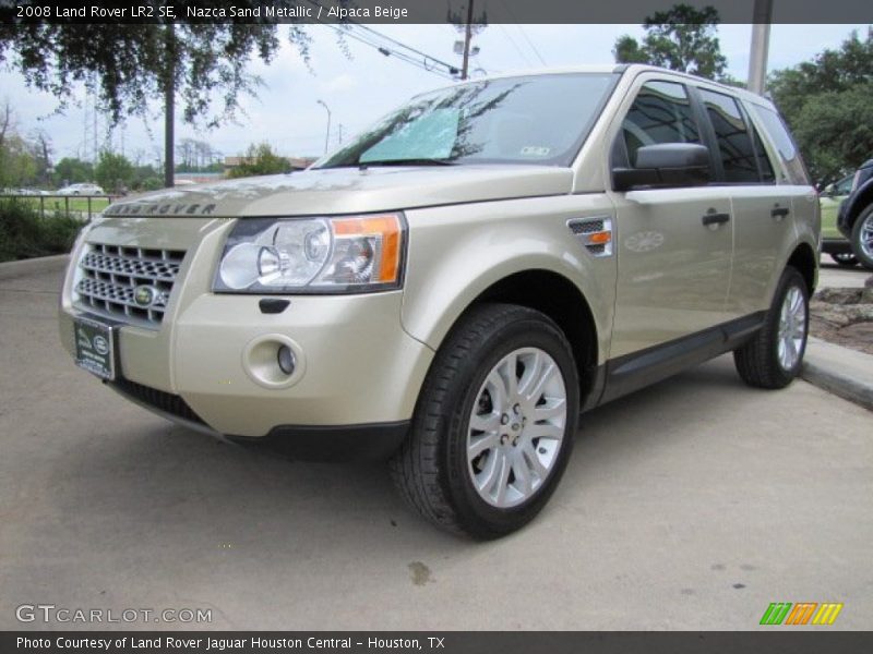 Front 3/4 View of 2008 LR2 SE