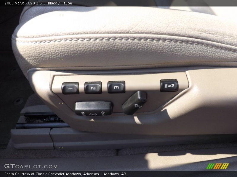 Black / Taupe 2005 Volvo XC90 2.5T