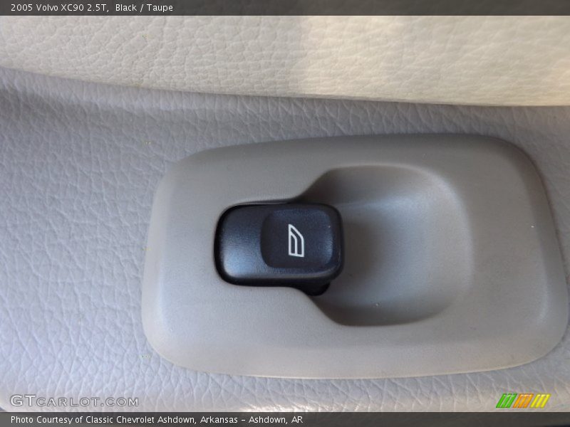 Black / Taupe 2005 Volvo XC90 2.5T