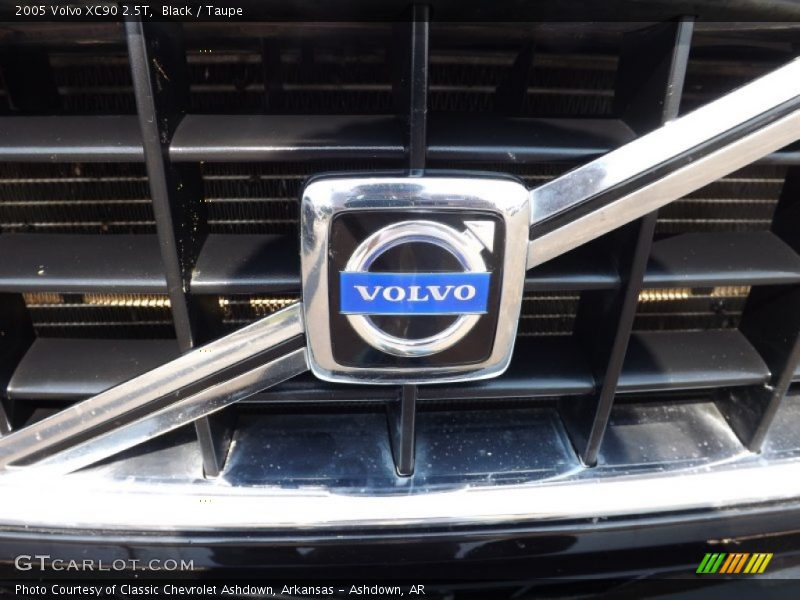Black / Taupe 2005 Volvo XC90 2.5T