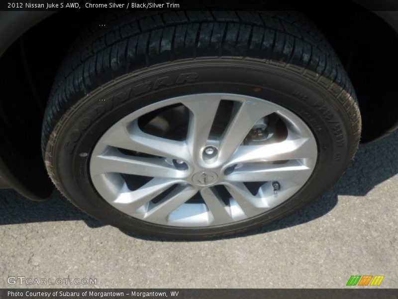 Chrome Silver / Black/Silver Trim 2012 Nissan Juke S AWD