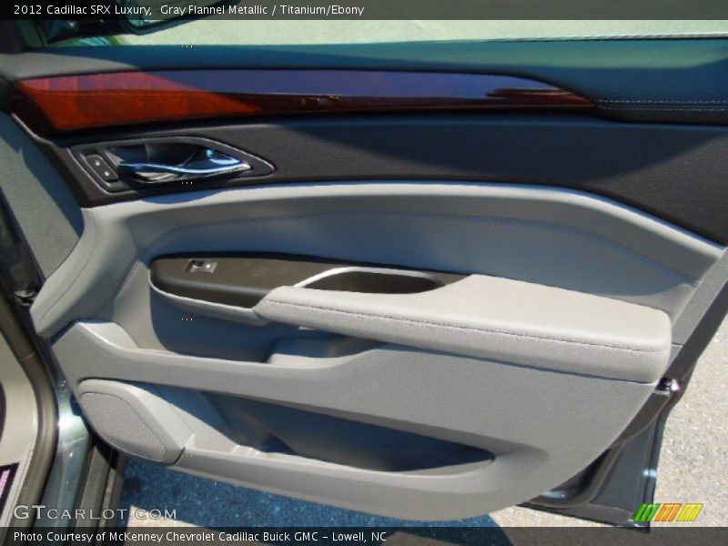 Gray Flannel Metallic / Titanium/Ebony 2012 Cadillac SRX Luxury