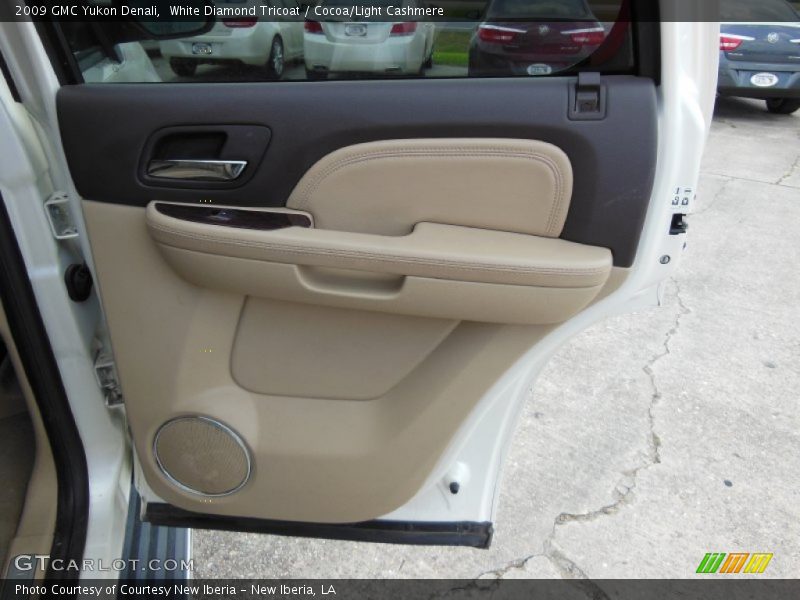 White Diamond Tricoat / Cocoa/Light Cashmere 2009 GMC Yukon Denali