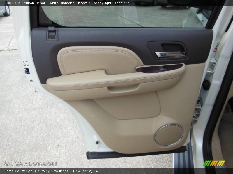 White Diamond Tricoat / Cocoa/Light Cashmere 2009 GMC Yukon Denali