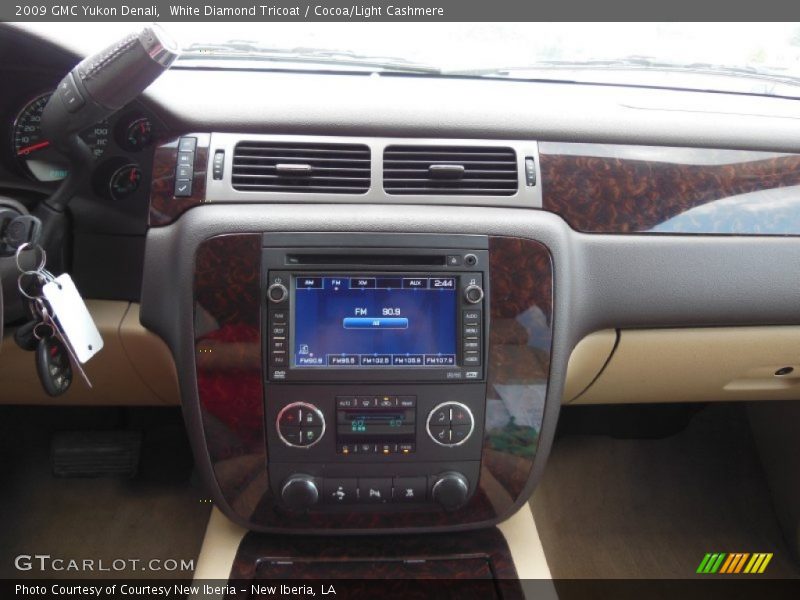 White Diamond Tricoat / Cocoa/Light Cashmere 2009 GMC Yukon Denali