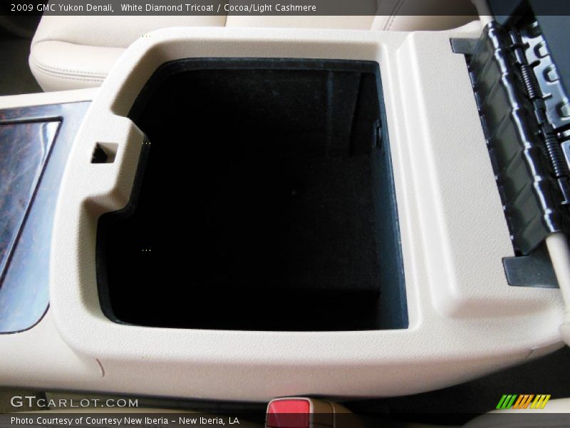 White Diamond Tricoat / Cocoa/Light Cashmere 2009 GMC Yukon Denali