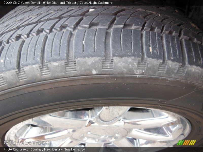 White Diamond Tricoat / Cocoa/Light Cashmere 2009 GMC Yukon Denali
