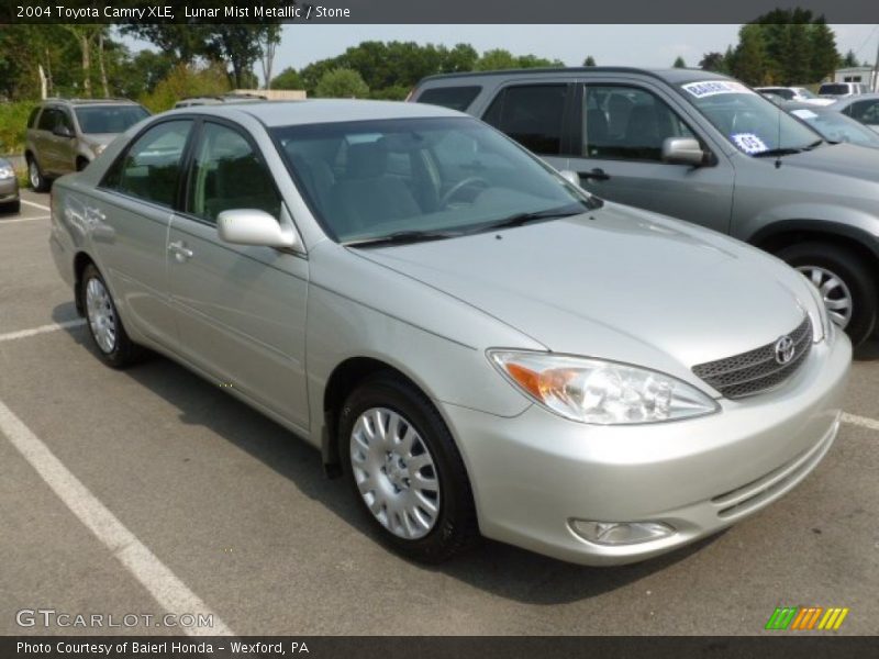 Lunar Mist Metallic / Stone 2004 Toyota Camry XLE