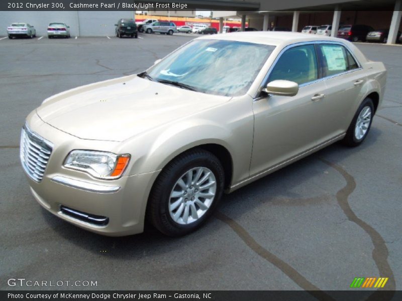 Cashmere Pearl / Black/Light Frost Beige 2012 Chrysler 300