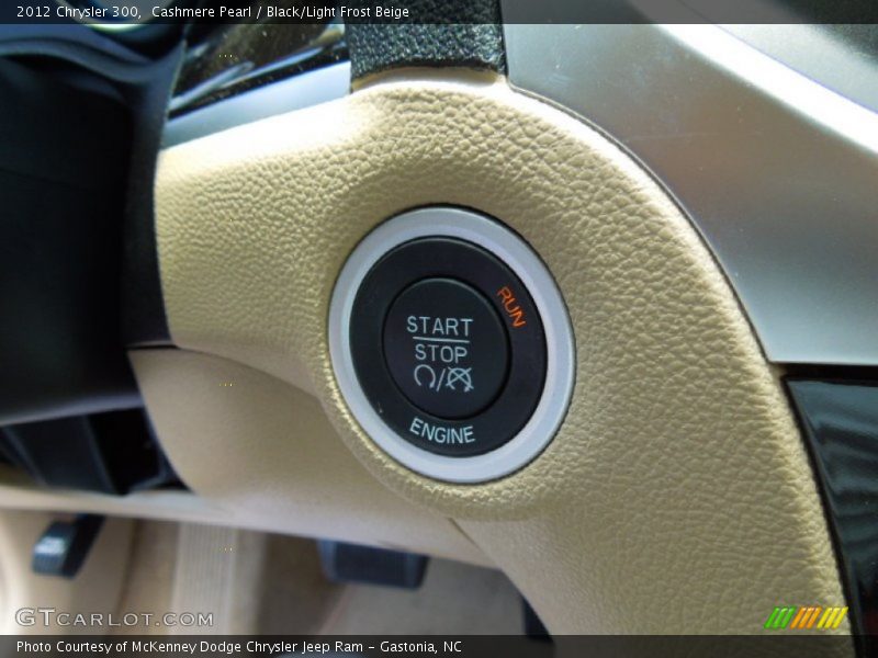 Cashmere Pearl / Black/Light Frost Beige 2012 Chrysler 300