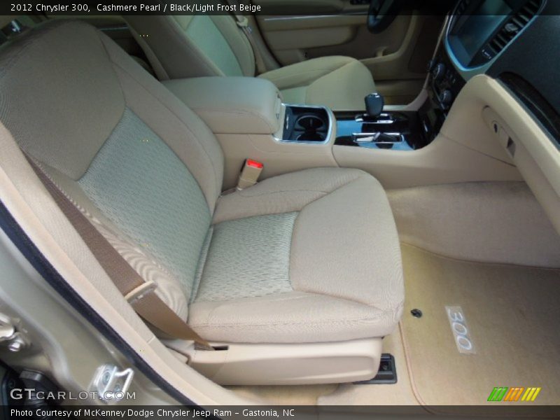Cashmere Pearl / Black/Light Frost Beige 2012 Chrysler 300