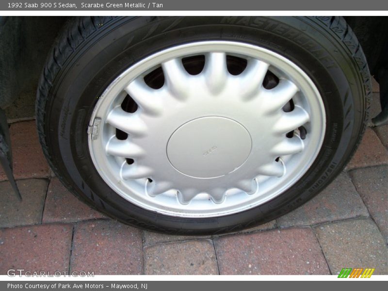  1992 900 S Sedan Wheel