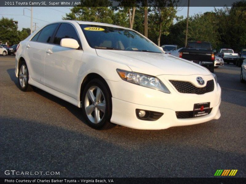 Super White / Ash 2011 Toyota Camry SE