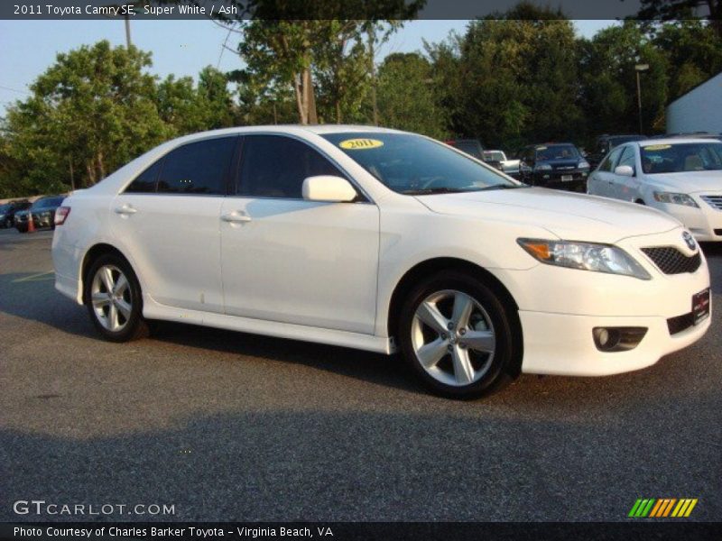 Super White / Ash 2011 Toyota Camry SE