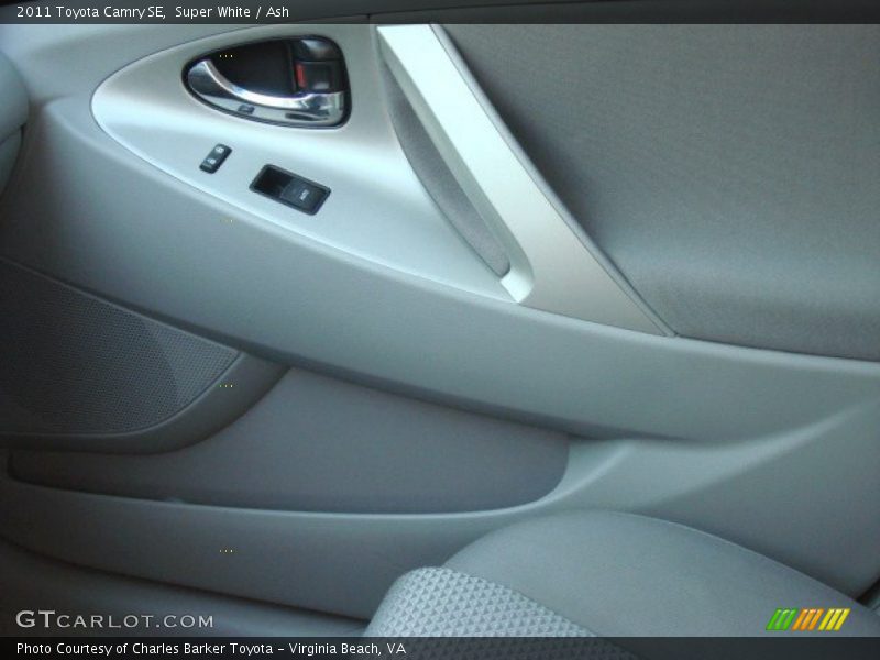 Super White / Ash 2011 Toyota Camry SE