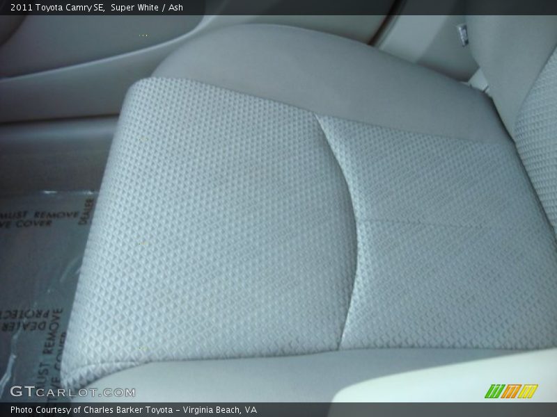 Super White / Ash 2011 Toyota Camry SE