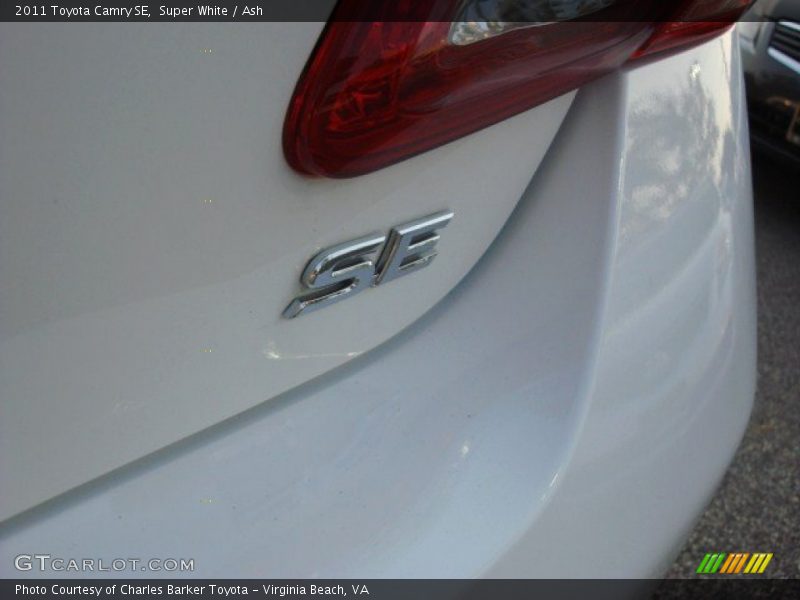 Super White / Ash 2011 Toyota Camry SE