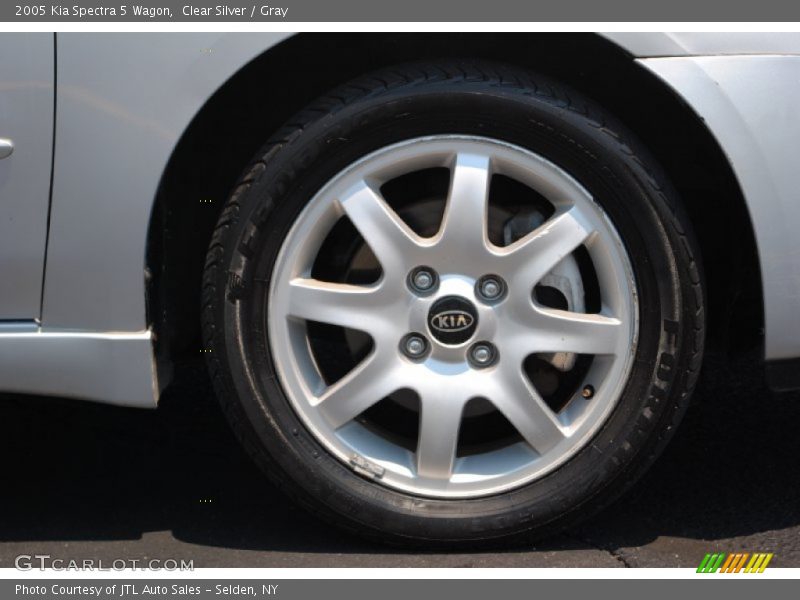 Clear Silver / Gray 2005 Kia Spectra 5 Wagon