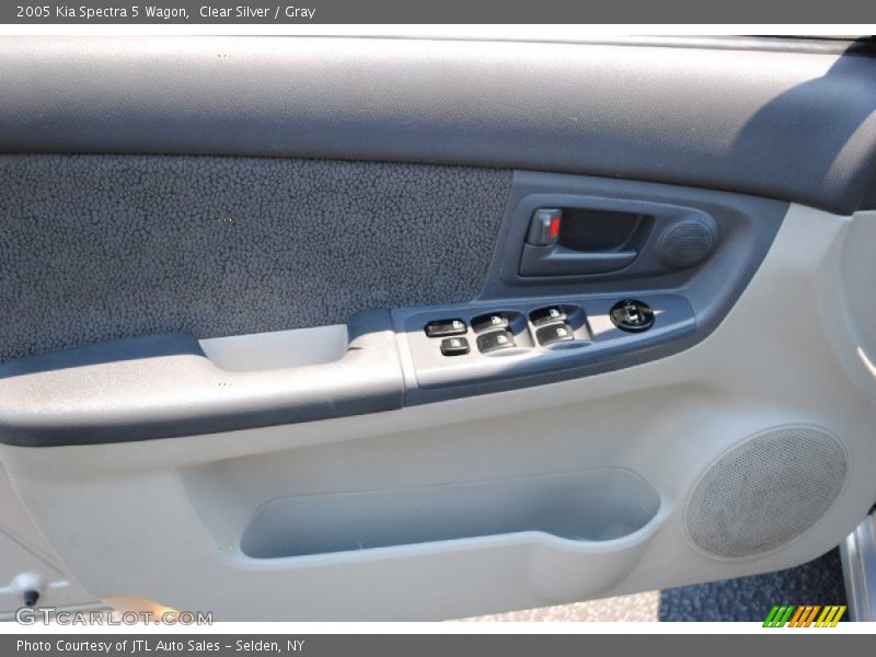 Clear Silver / Gray 2005 Kia Spectra 5 Wagon