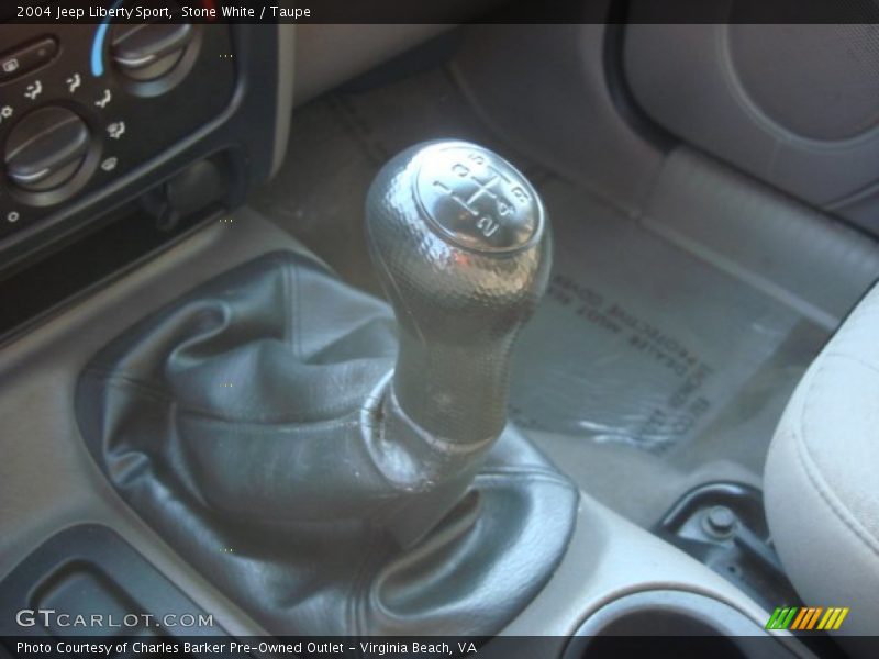 Stone White / Taupe 2004 Jeep Liberty Sport