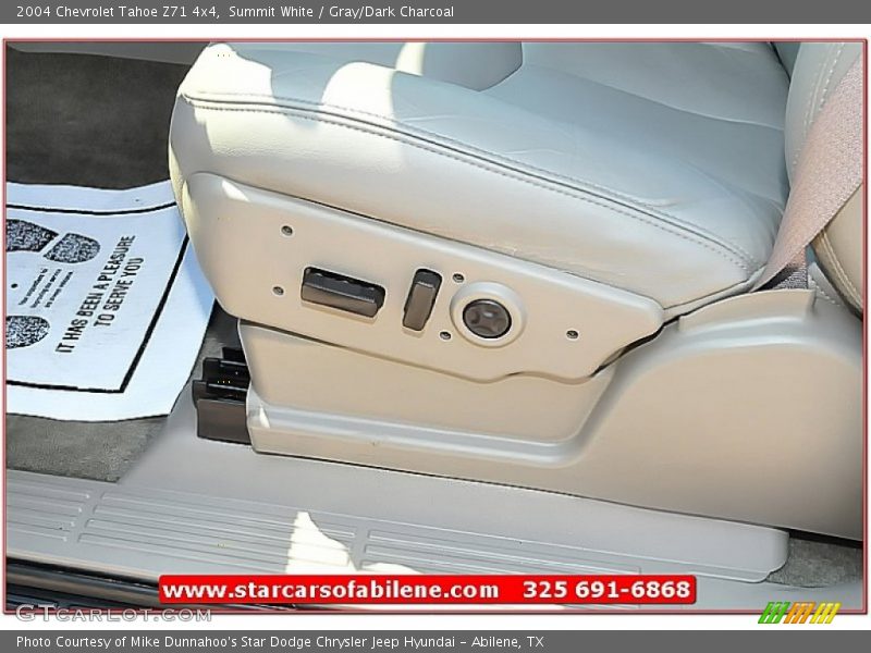 Summit White / Gray/Dark Charcoal 2004 Chevrolet Tahoe Z71 4x4