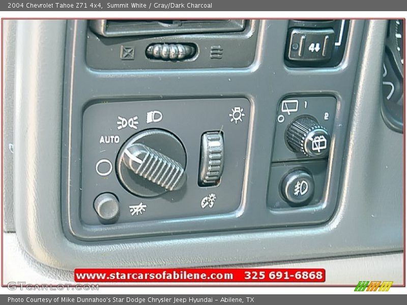 Summit White / Gray/Dark Charcoal 2004 Chevrolet Tahoe Z71 4x4
