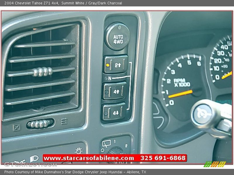 Summit White / Gray/Dark Charcoal 2004 Chevrolet Tahoe Z71 4x4
