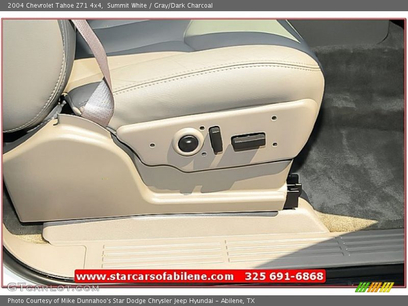 Summit White / Gray/Dark Charcoal 2004 Chevrolet Tahoe Z71 4x4