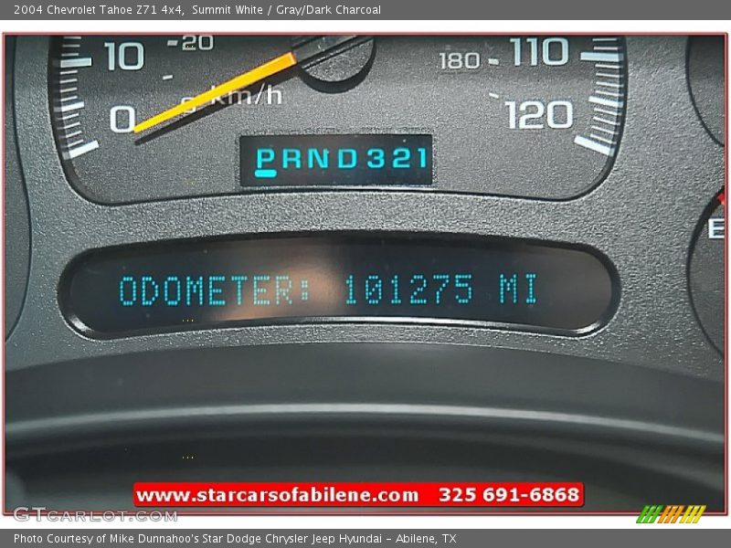 Summit White / Gray/Dark Charcoal 2004 Chevrolet Tahoe Z71 4x4