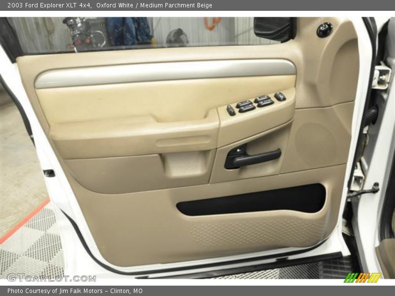 Oxford White / Medium Parchment Beige 2003 Ford Explorer XLT 4x4