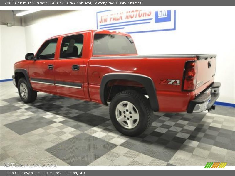 Victory Red / Dark Charcoal 2005 Chevrolet Silverado 1500 Z71 Crew Cab 4x4