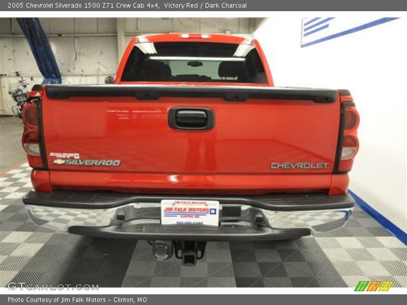 Victory Red / Dark Charcoal 2005 Chevrolet Silverado 1500 Z71 Crew Cab 4x4